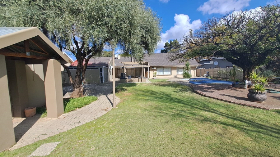 5 Bedroom Property for Sale in Brandwag Free State